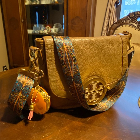 Tory Burch Handbags - Vintage Tory Burch Leather Crossbody w/ extra strap! Cleaned & Refreshed!